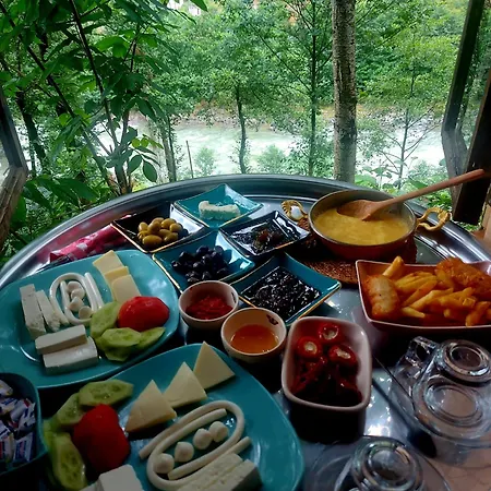 Zayna Lodge